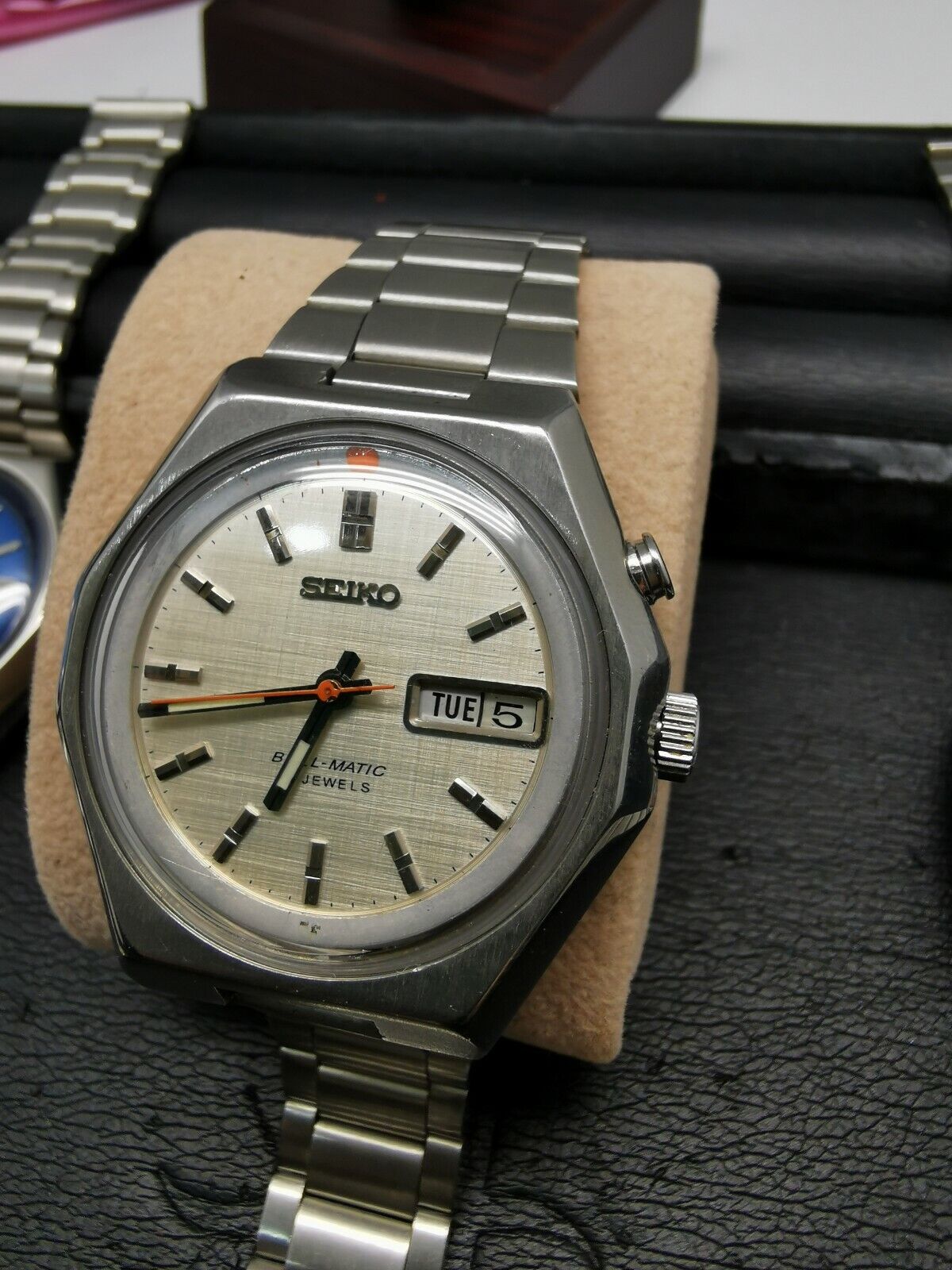 December 1975 - Model No. 4006-6050, Serial No. 5D0070